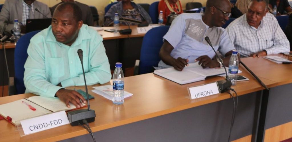Le Forum Permanent de Dialogue des Partis Politique agréés au Burundi organise un atelier d’explication des dispositions constitutionnelles amendées.