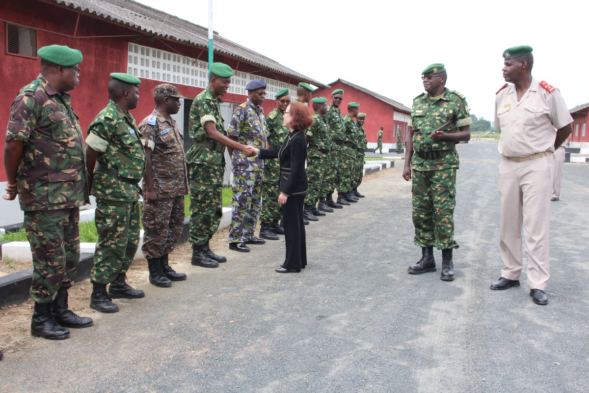 ( Photo : Ministère burundais de la Défense ; Amb. Anne Casper USA ; JIMBERE ; Ministère Burundais des Affaires Etrangères )