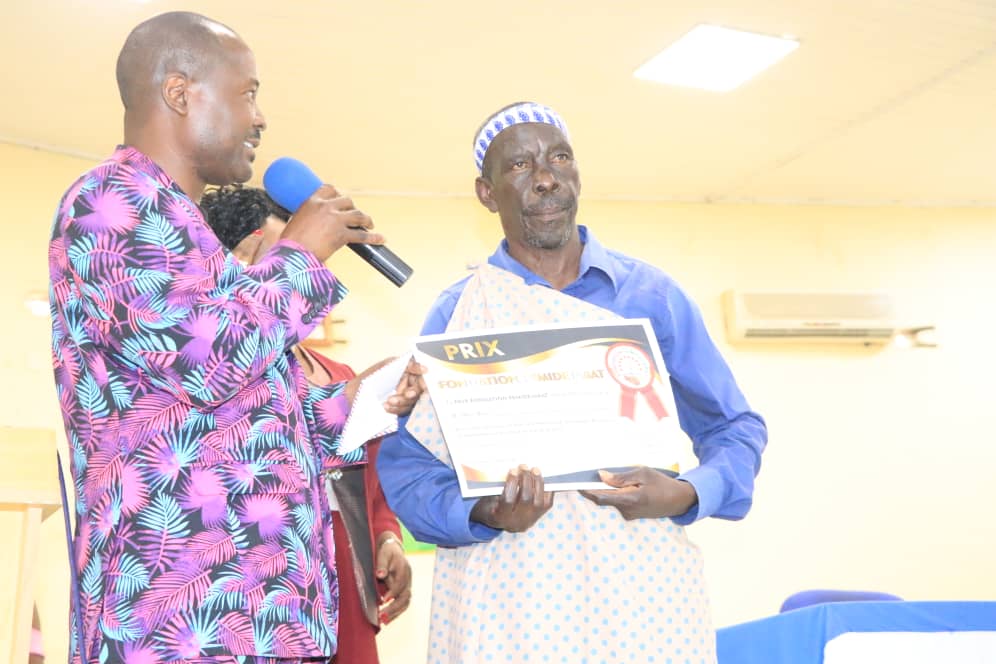 Burundi : La FONDATION FEMIDEJABAT vient de récompenser 2 chanteurs burundais - Mathias Mijuriro et Sylvestre Ciza