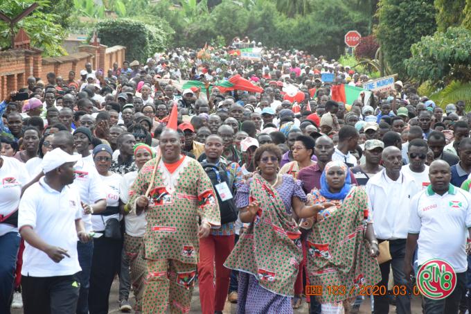 Gitega: les militants du CNDD-FDD manifestent leur soutien à leur candidat aux présidentielles