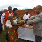 CPG BUNYONI distribue une aide aux victimes des inondations à GATUMBA , BUJUMBURA / Burundi