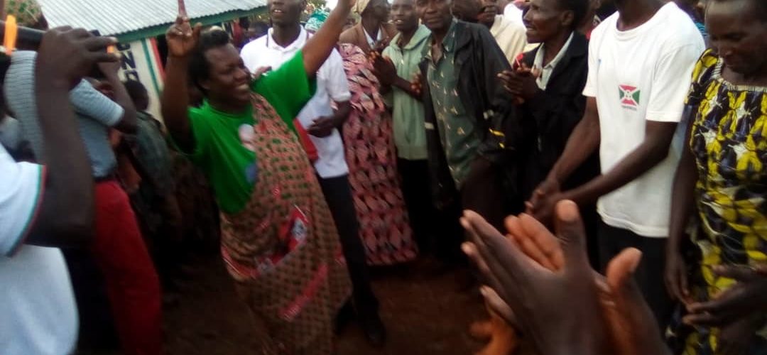 Le CNDD-FDD MPINGA-KAYOVE reçoit 76 nouveaux membres, RUTANA / Burundi