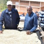 Le ministre en charge de l’agriculture visite les stations de dépulpage du café au centre et au Nord du pays