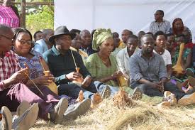 Le Président Evariste Ndayishimiye rencontre ses voisins de sa commune natale