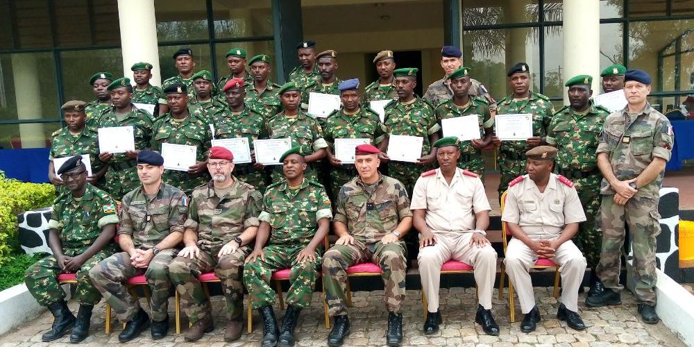 LA FORCE DE DEFENSE NATIONALE DU BURUNDI termine une formation donnée par des officiers FRANCAIS