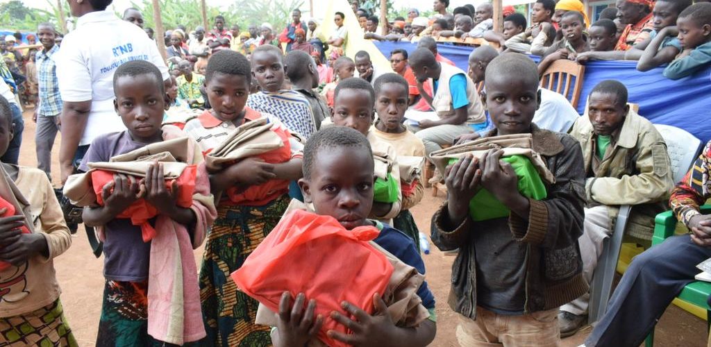 BURUNDI : SAD distribue à 700 enfants du matériel scolaire à NYABIHANGA / MWARO