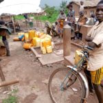 BURUNDI : Des tuyaux pour conduire l'eau depuis le réservoir d'eau de RUGOMBO / CIBITOKE