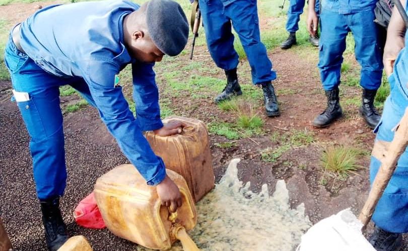 Burundi : Arrestation de 2 fabricants et dealers d’- umudring – à KAYOKWE / MWARO
