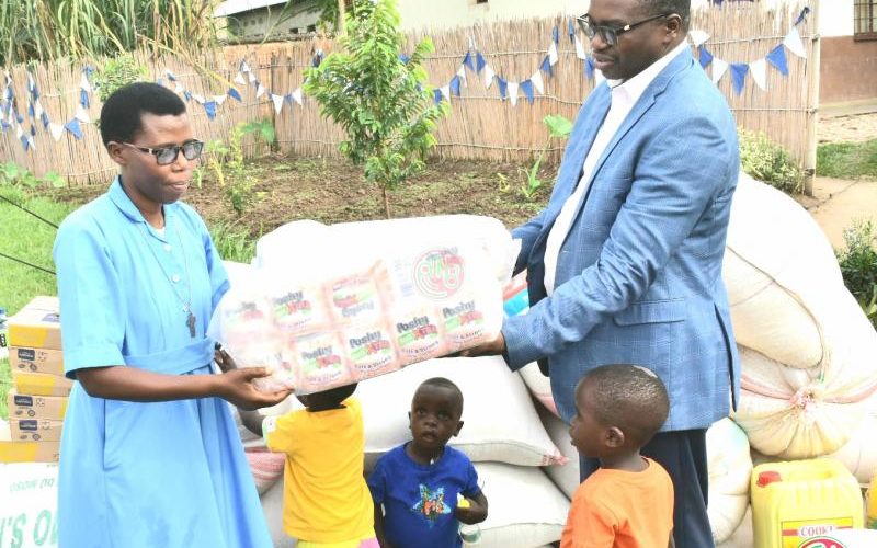 Le ministère en charge de la solidarité nationale octroie une aide à deux orphelinats de Bujumbura