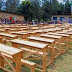 BURUNDI : Le CNDD-FDD RuYiGi remet 170 bancs pupitres à 6 écoles locales