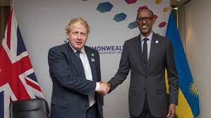 Le Royaume-Uni signe un accord avec Kigali pour envoyer des demandeurs d’asile au Rwanda