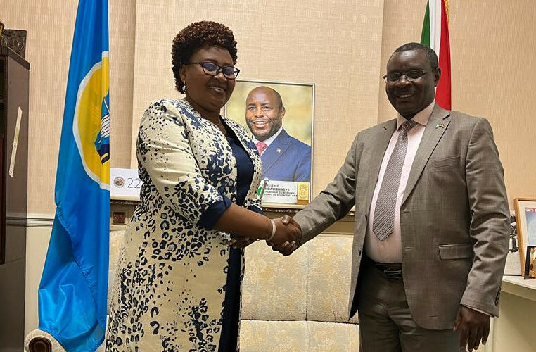 Burundi : Amb. Ntahiraja Thérence recevait Mme Girukwishaka Trinitas de la BANCOBU