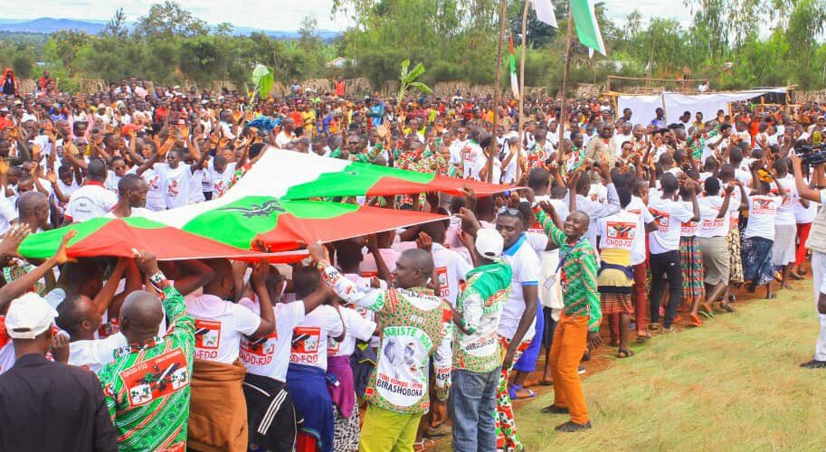 Burundi : Près de 1.500 nouveaux adhérents, dont des ex-CNL, entrent au CNDD-FDD à Rutana