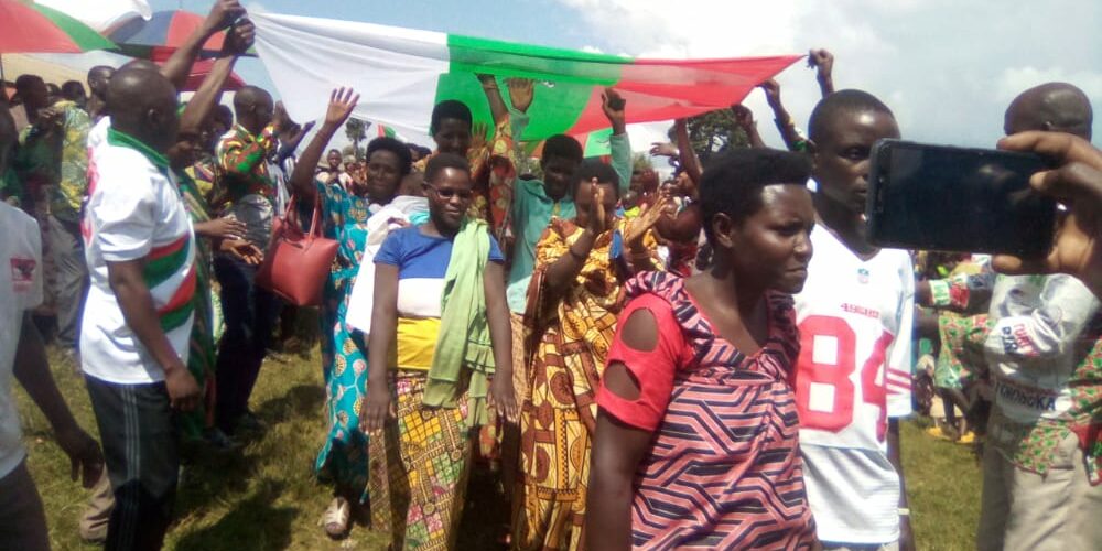 BURUNDI : Le CNDD-FDD en colline Gihinga accueille 103 nouveaux militants / Mwaro