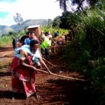 Burundi : TDC - Les Bakenyererarugamba CNDD-FDD remettent en état une route à Muresi / Makamba