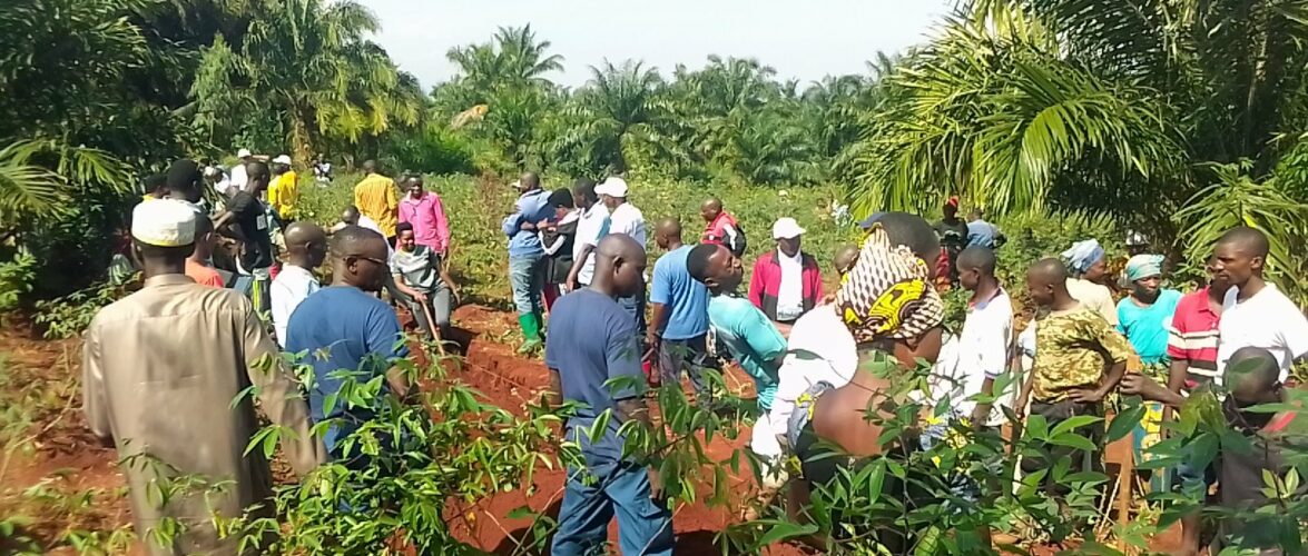 Burundi : TDC – Tracer des courbes de niveau à Kibenga en commune Rugazi / Bubanza