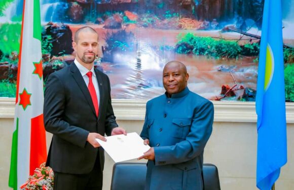 Le Président Ndayishimiye Reçoit Les Lettres De Créance De 6 Ambassadeurs