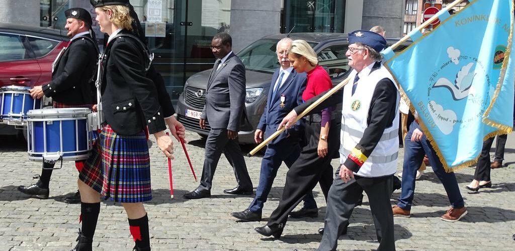 Burundi : L’Ambassadeur Ntahiraja invité à un défilé militaire Belge à Tournai