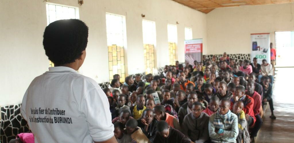 Burundi : L’OBR sensibilise des jeunes au civisme fiscal / Bururi