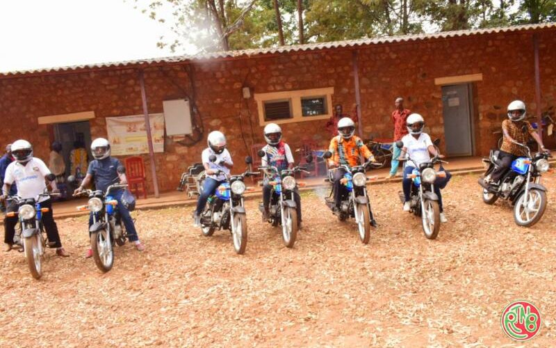 Ruyigi: les assistants sociaux bénéficient des motos de déplacement