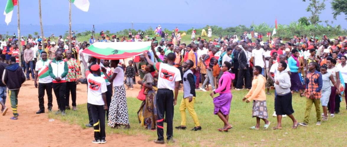 Burundi : De nombreux citoyens de Bugenyuzi entrent au CNDD-FDD Karusi