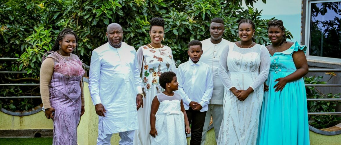 Burundi : Le Couple Présidentiel, en famille, a souhaité – Joyeux Noël –